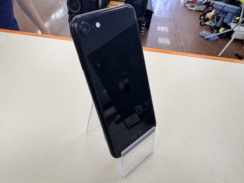 Смартфон Apple iPhone SE 2020 64Gb