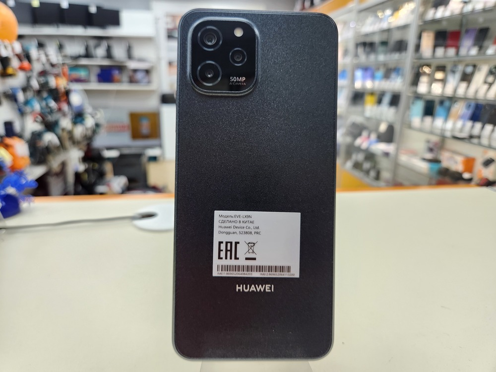 Смартфон Huawei Nova Y61 4/128