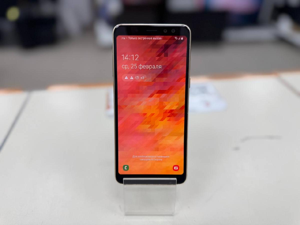 Смартфон Samsung Galaxy A8 2018 4/32
