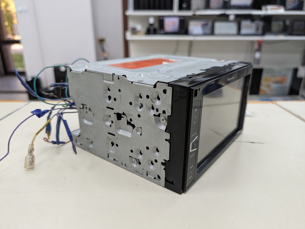 Автомагнитола Pioneer MVH-AV190