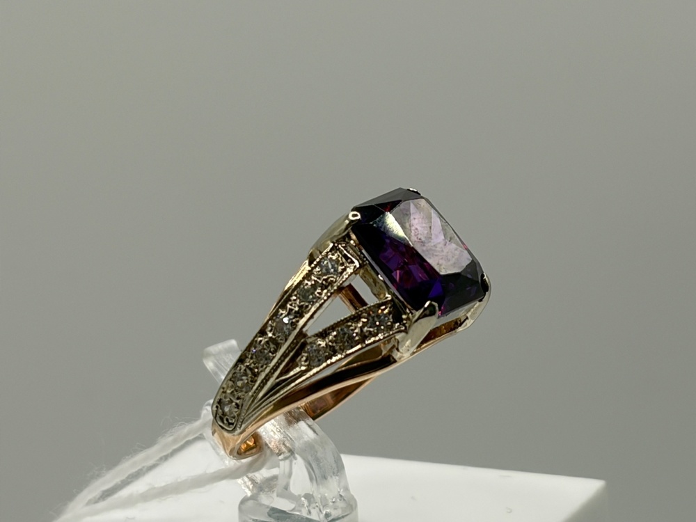 КОЛКМИ585 КОЛЬЦО С КАМНЯМИ (Au 585)