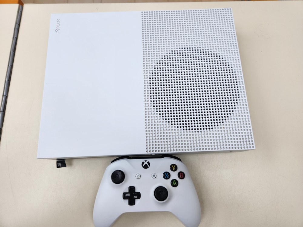 Игровая приставка Xbox One 500Gb