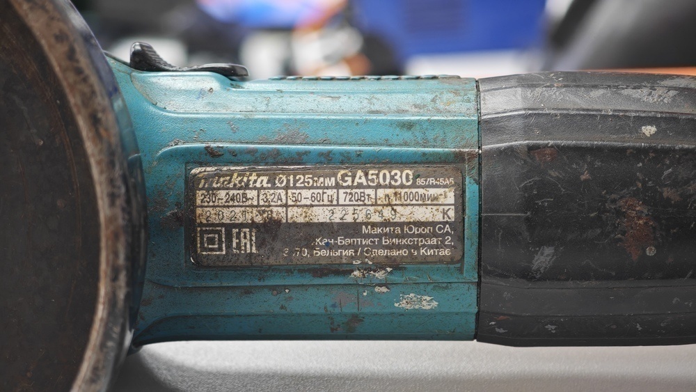 Угловая шлифмашина Makita GA5030