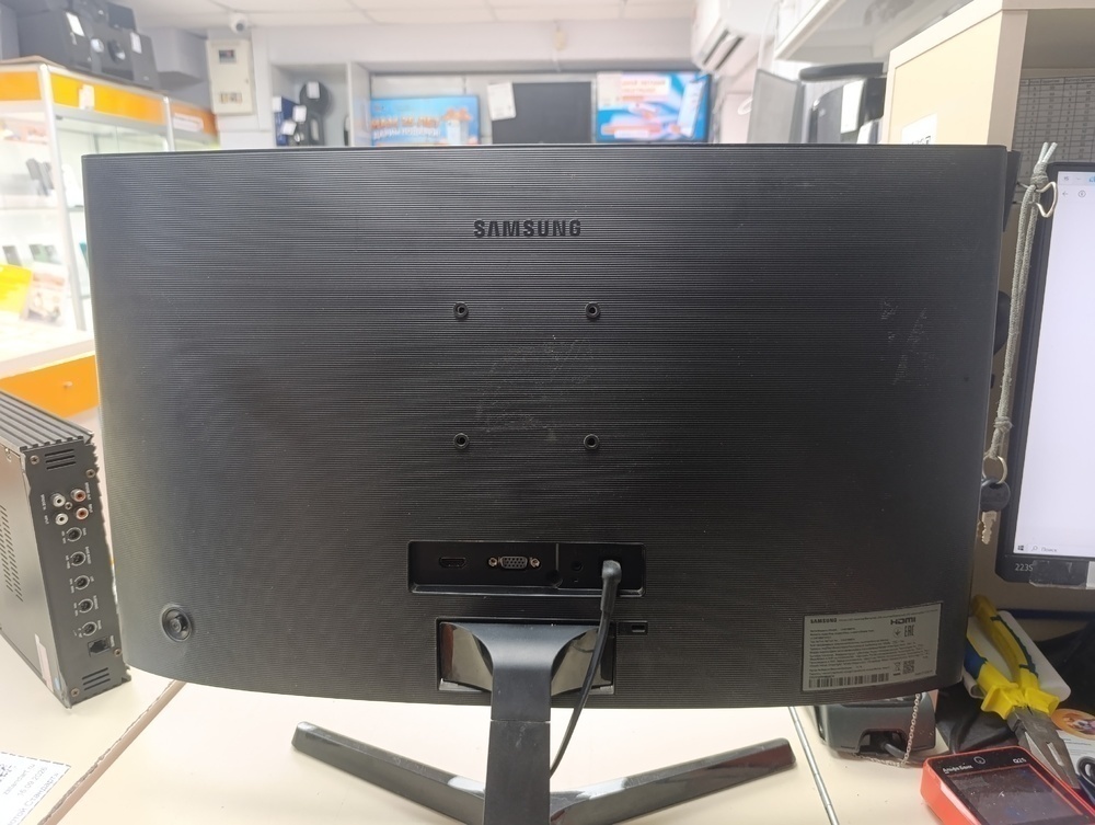 Монитор Samsung C24F396FHI
