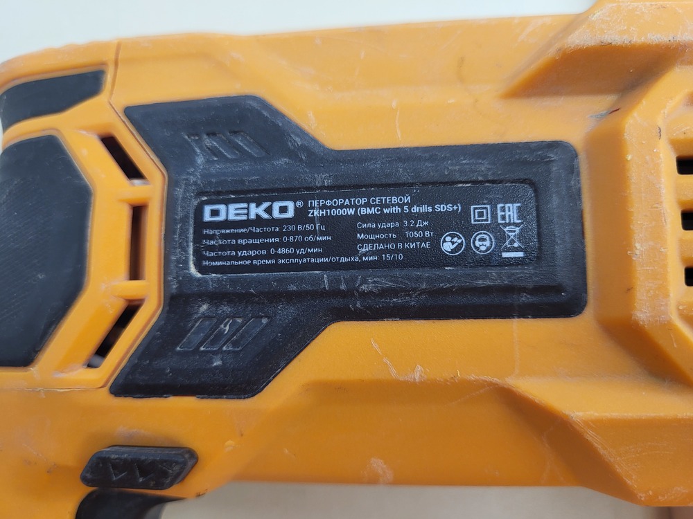 Перфоратор Deko DKH1000W