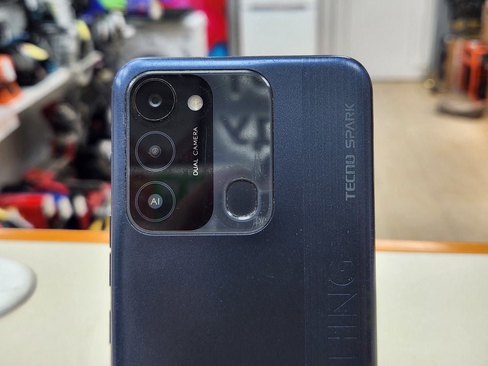 Смартфон Tecno Spark 8C 4/64