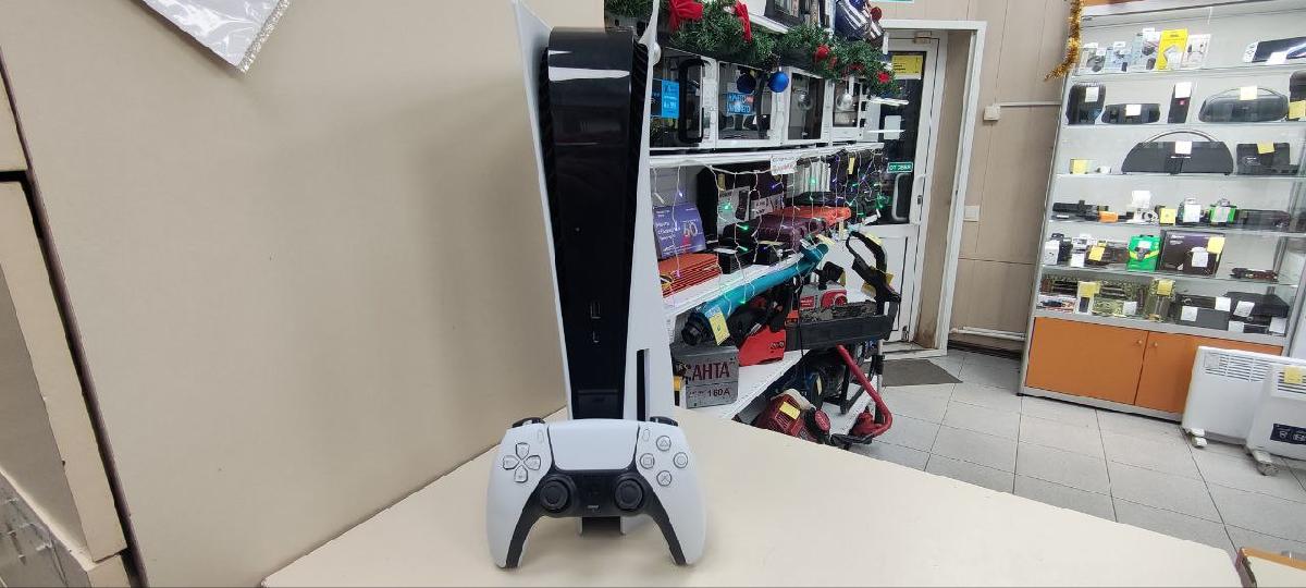 Игровая приставка PlayStation 5 825Gb (С дисководом)