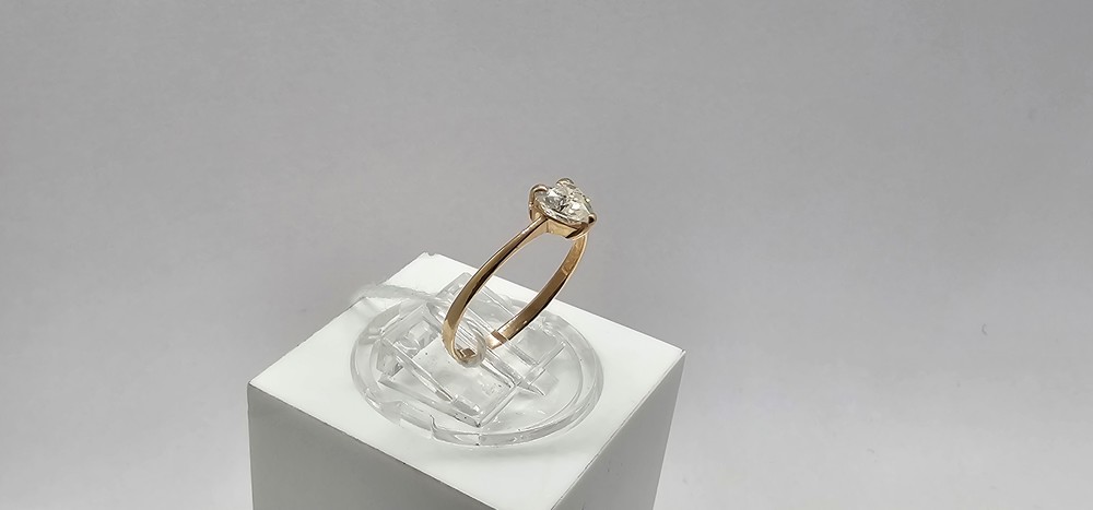 КОЛКМ585 КОЛЬЦО С КАМНЕМ (Au 585)