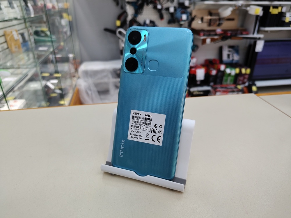Смартфон Infinix HOT 20i 4/64