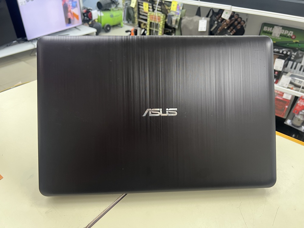 Ноутбук ASUS; Pentium N4200, GeForce 920MX, 4 Гб, 256 Гб, Нет