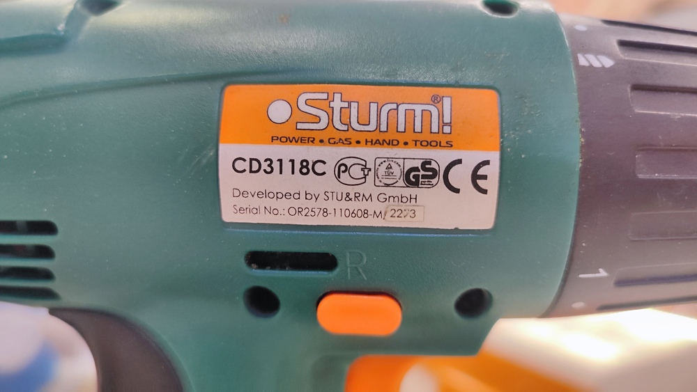 Шуруповерт Sturm! CD3118