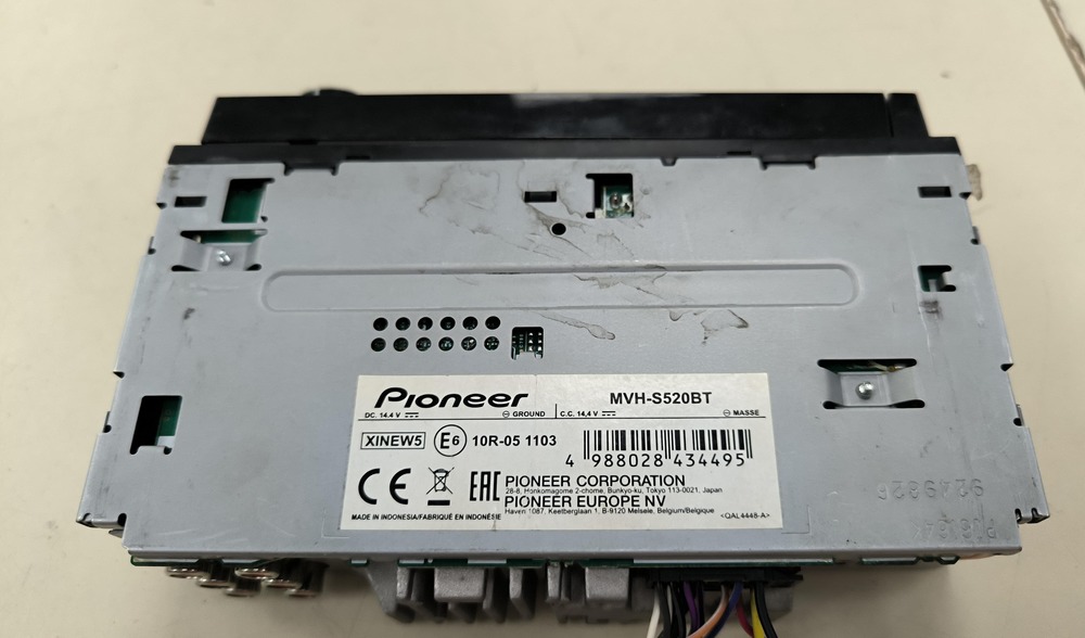 Автомагнитола Pioneer MVH-S520BT