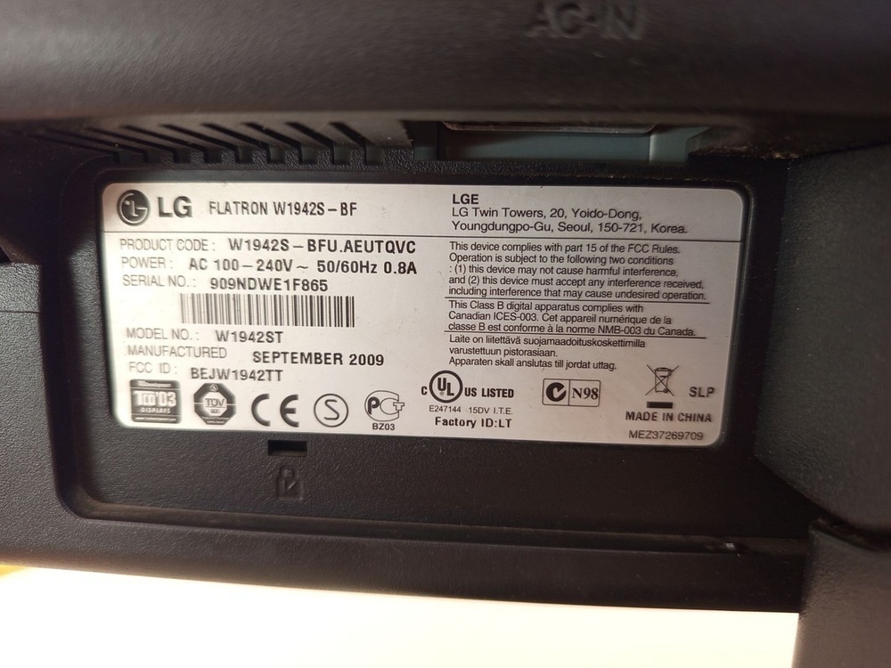 Монитор LG W1942