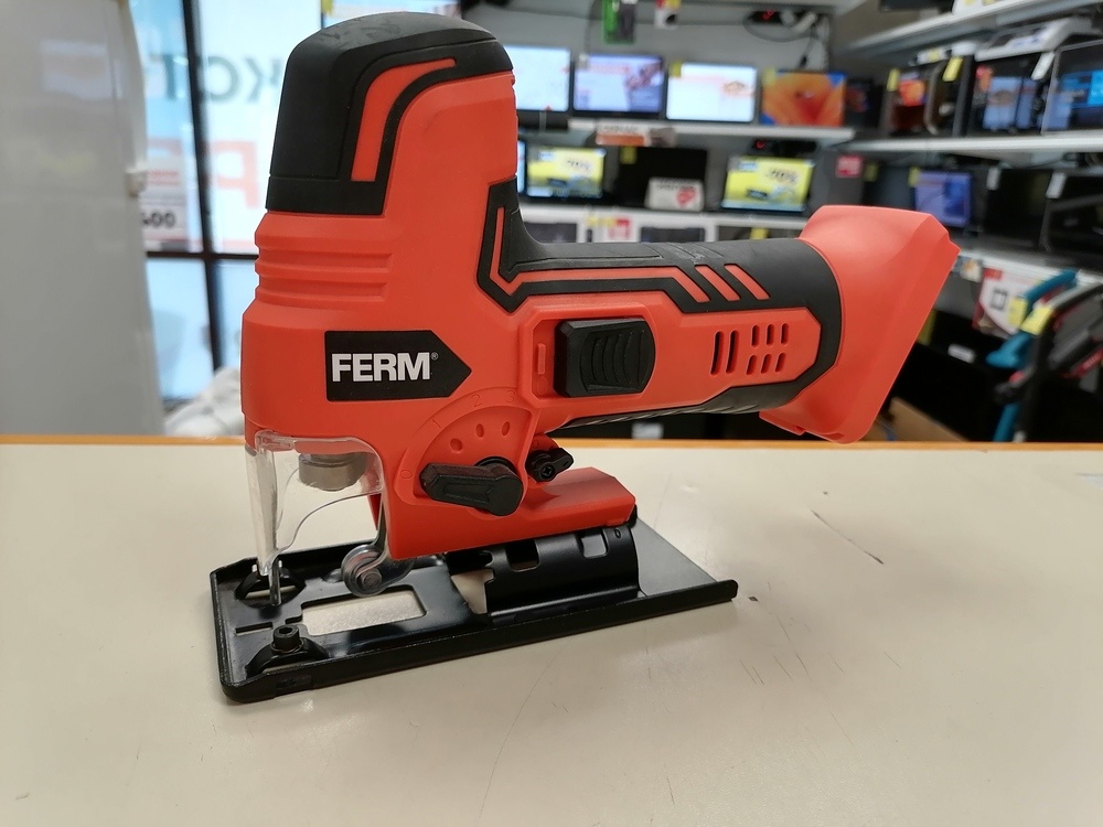 Лобзик Ferm JSM1040