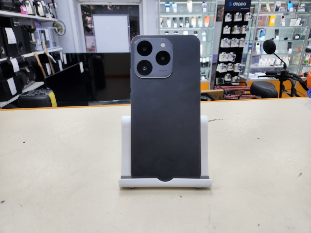 Смартфон Realme 15T 8/128