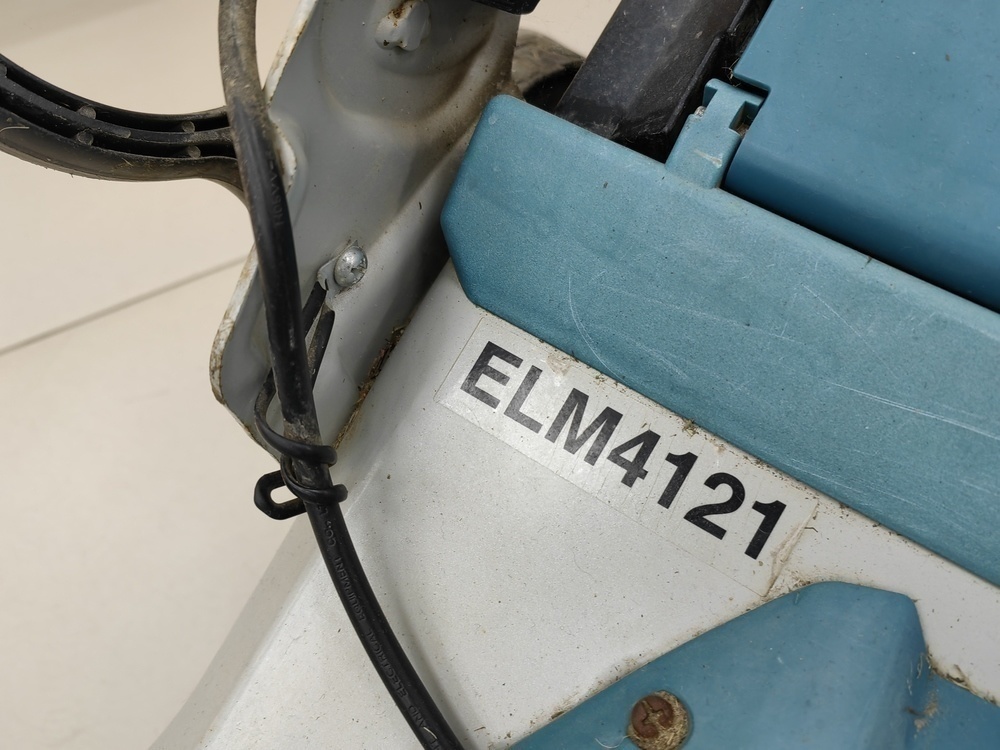 Газонокосилка Makita ELM 4121