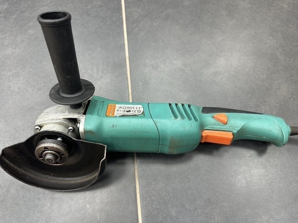 Угловая шлифмашина Sturm! AG90111