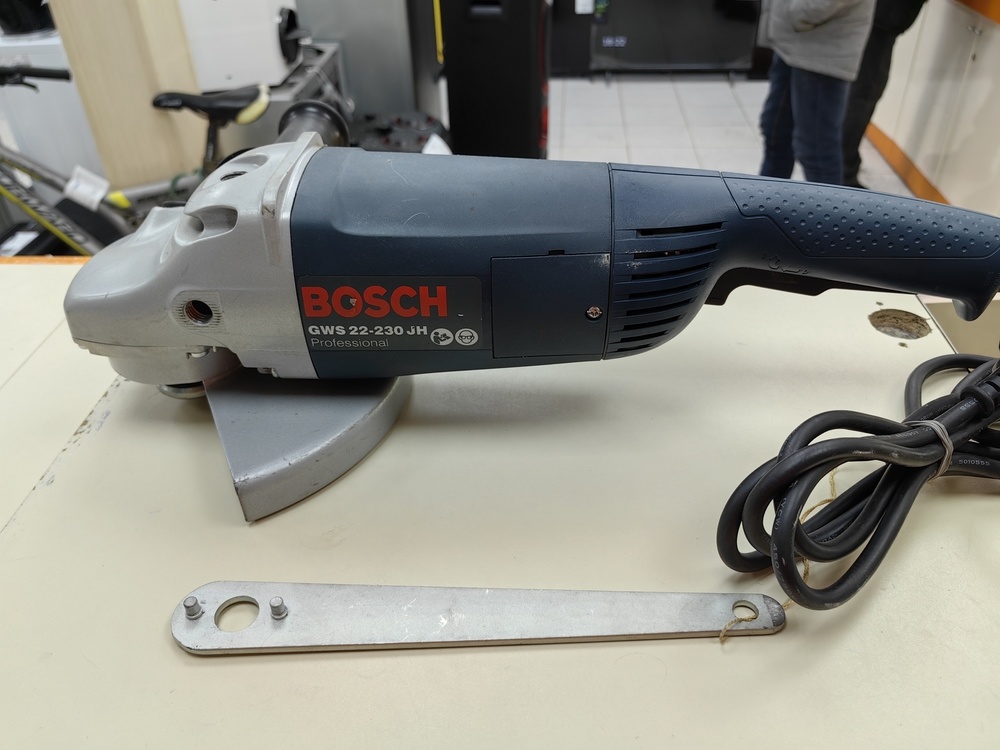 Угловая шлифмашина Bosch GWS 22-230 JH