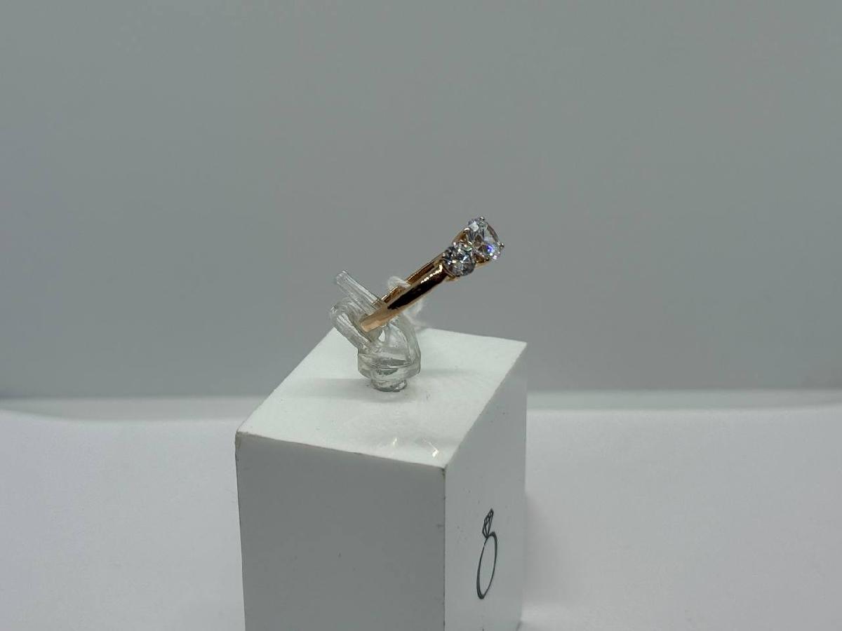 КОЛЬЦО С КАМНЯМИ (Au 585)