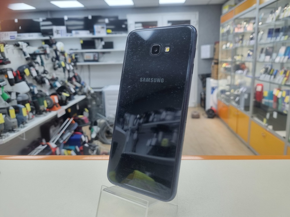 Смартфон Samsung Galaxy J4 Plus 3/32