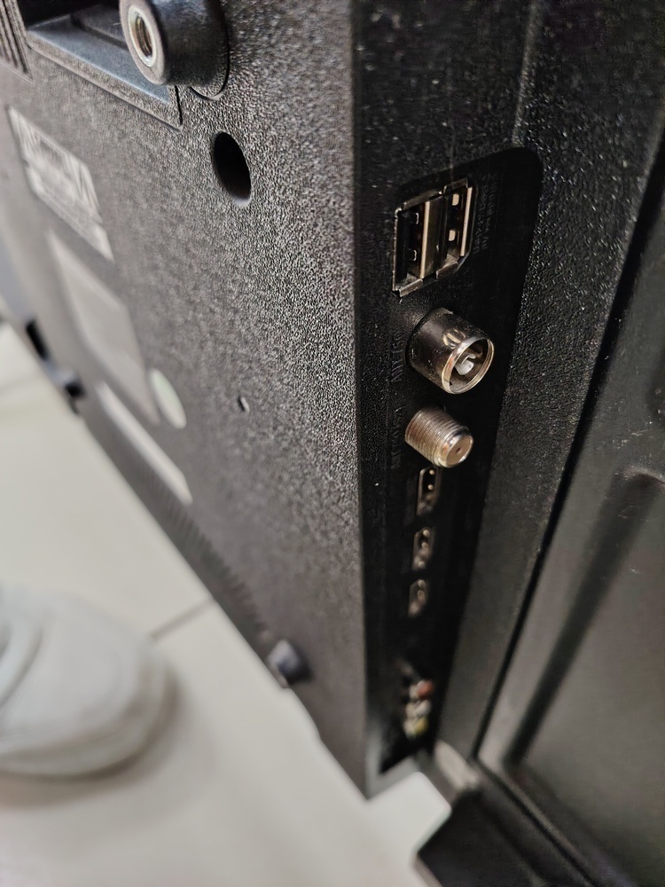 LED Телевизор SBER SDX-43F2010B