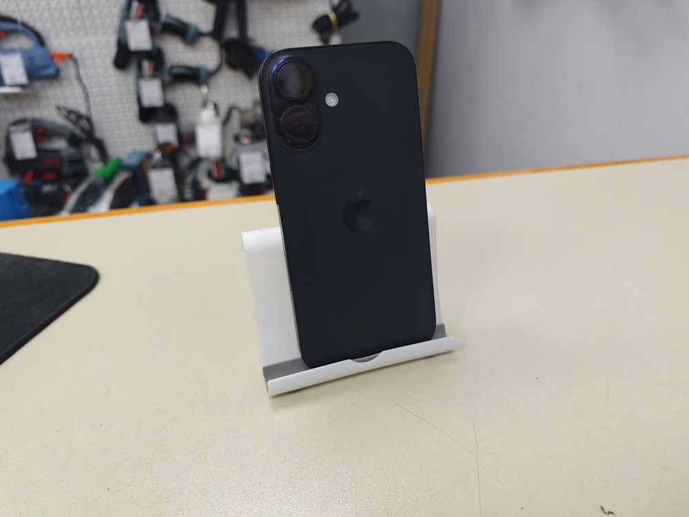 Смартфон Apple Iphone 16 128Gb