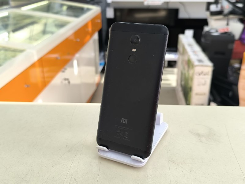 Смартфон Xiaomi Redmi 5 Plus 4/64