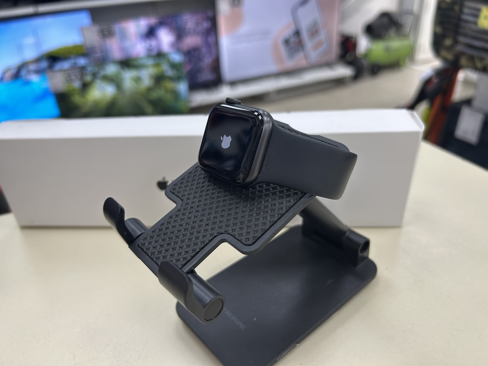 Смарт-часы Apple Watch SE 2022 40mm