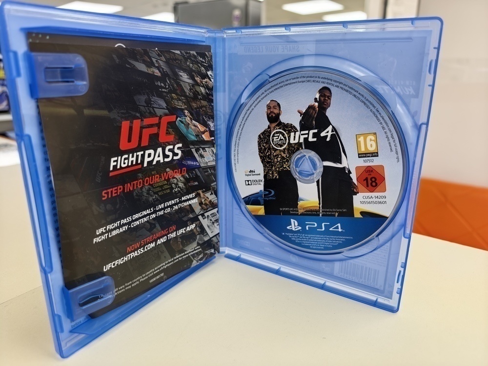 Игра Playstation 4 UFC 4