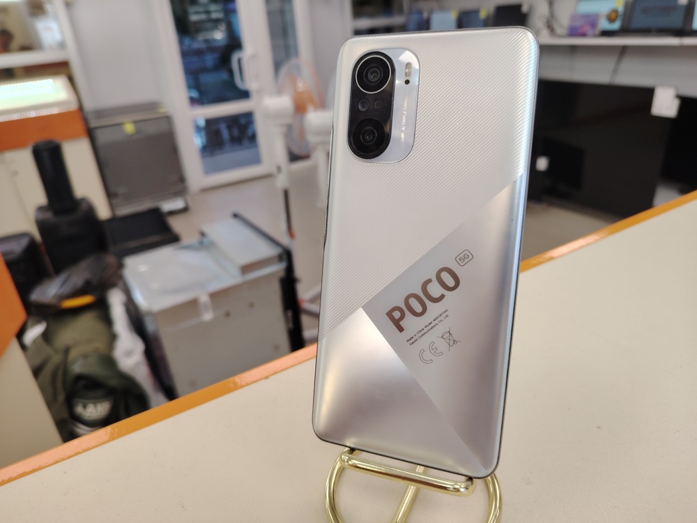 Смартфон Xiaomi Poco F3 6/128