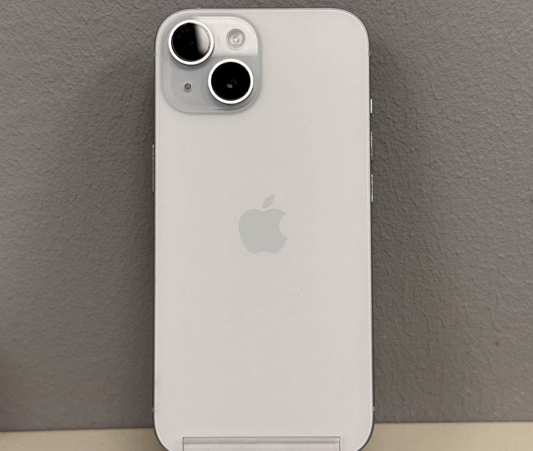 Смартфон Apple Iphone 15 128Gb