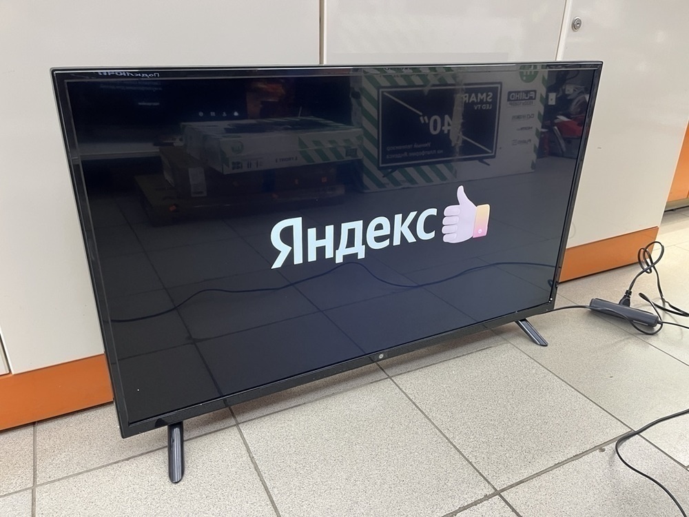 LED Телевизор HI VHIX-40F152MSY