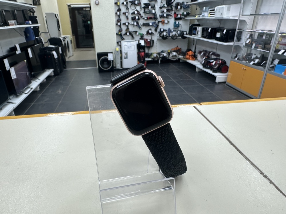 Смарт-часы Apple Watch Series 5 40 мм