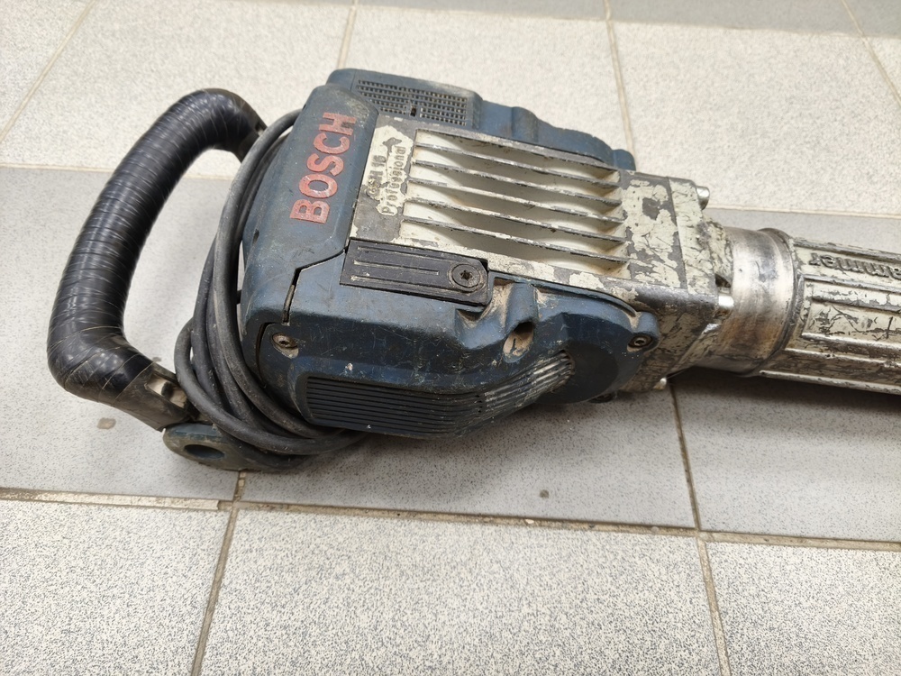 Отбойный молоток Bosch GSH 16-30
