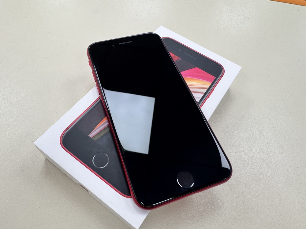 Смартфон Apple iPhone SE 2020 64Gb