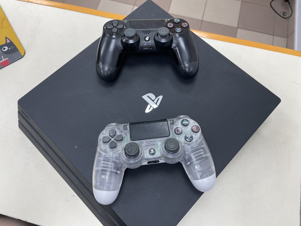 Игровая приставка PlayStation 4 Pro 1Tb