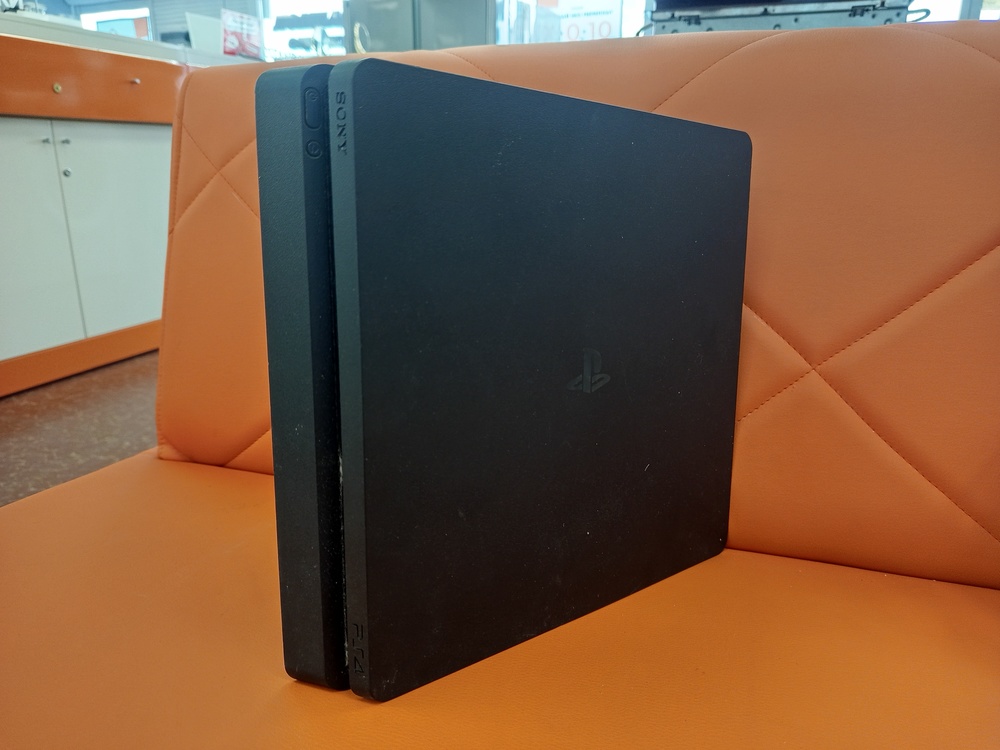 Игровая приставка PlayStation 4 Slim 500GB Игровая приставка PlayStation 4 Slim 500GB