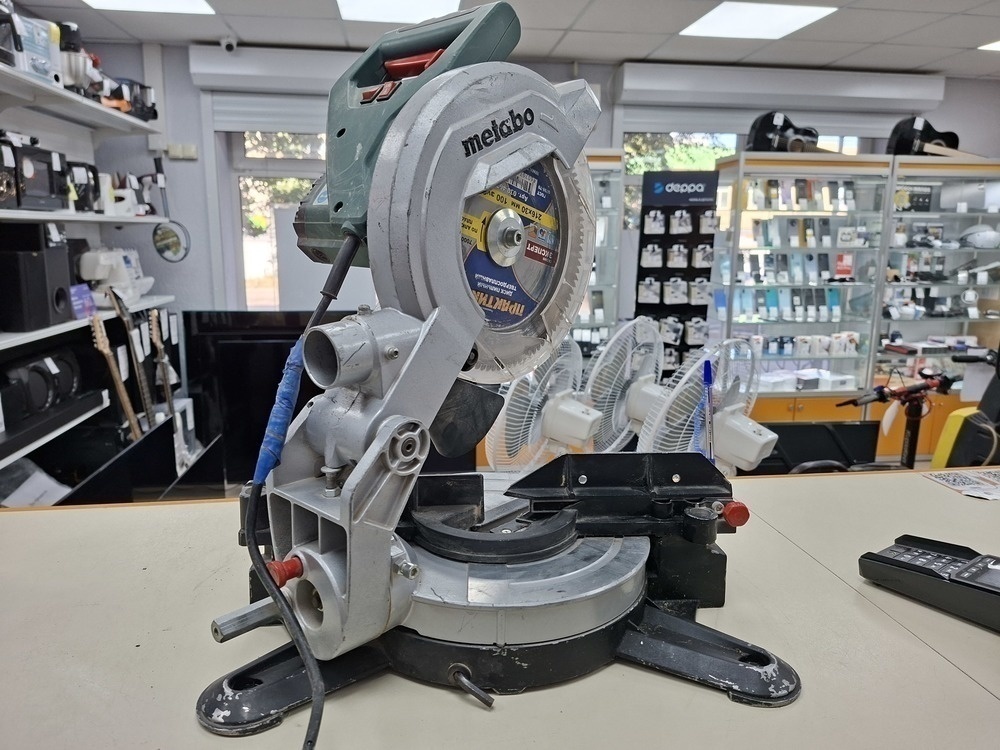 Торцовочная пила Metabo KS-216M Lasercut