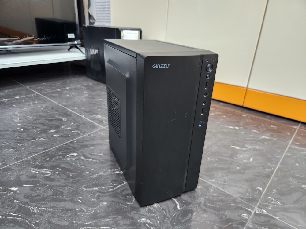 Системный блок Ginzzu; Core i3-10100, Intel UHD Graphics, 8 Гб, 512 GB, Нет