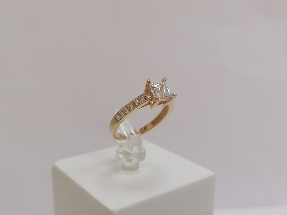 КОЛЬЦО С КАМНЯМИ (Au 585)