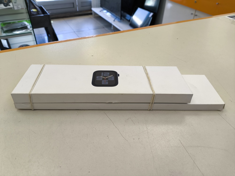 Смарт-часы Apple Watch SE 2022 44mm