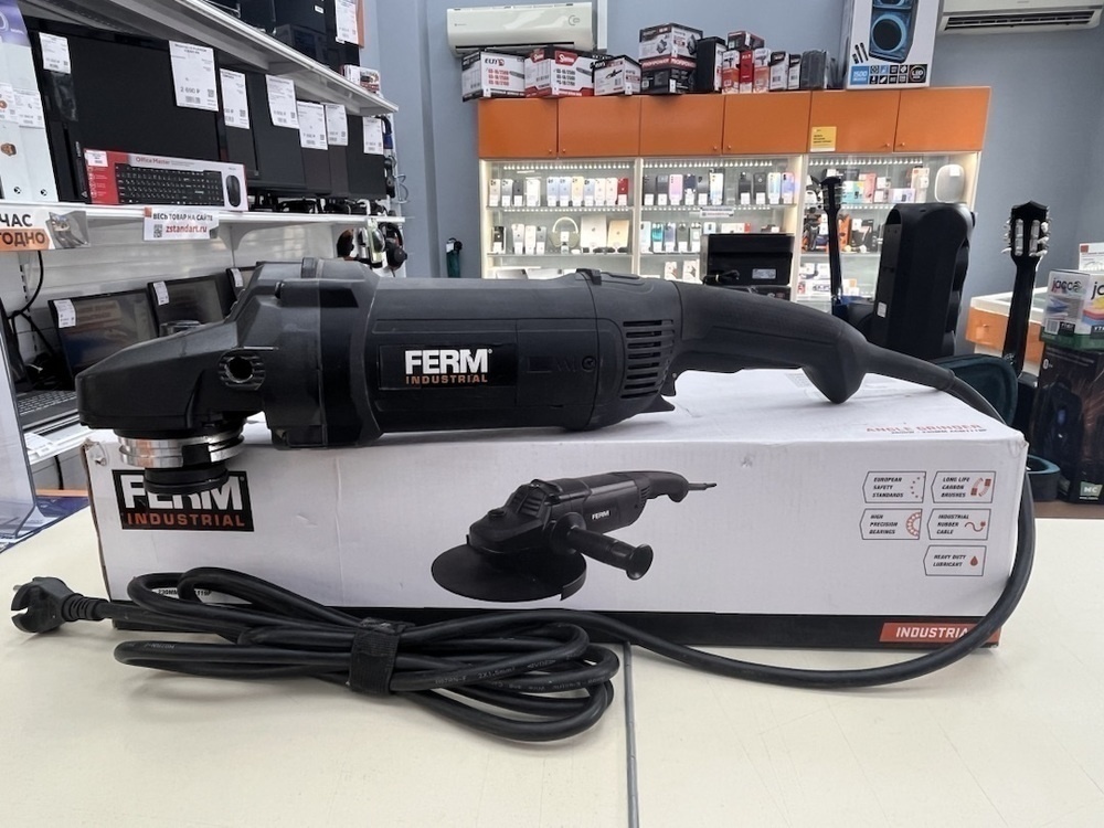 Угловая шлифмашина Ferm AGM1119Р