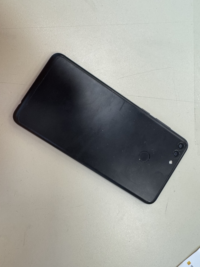 Смартфон Huawei Y9 (2018) 3/32