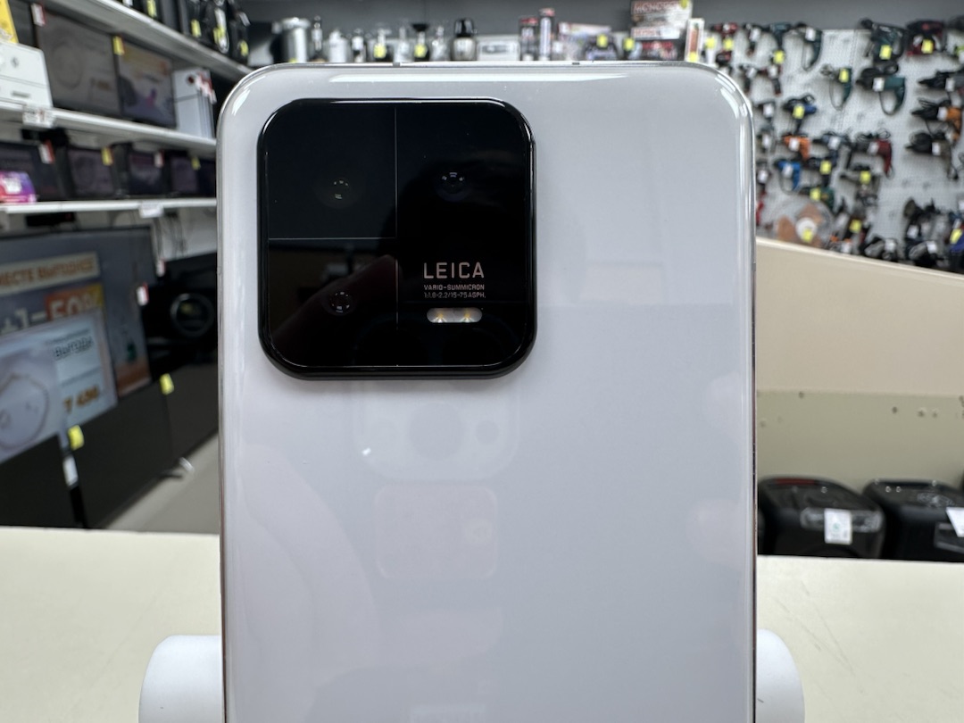 Смартфон Xiaomi 13 12/256