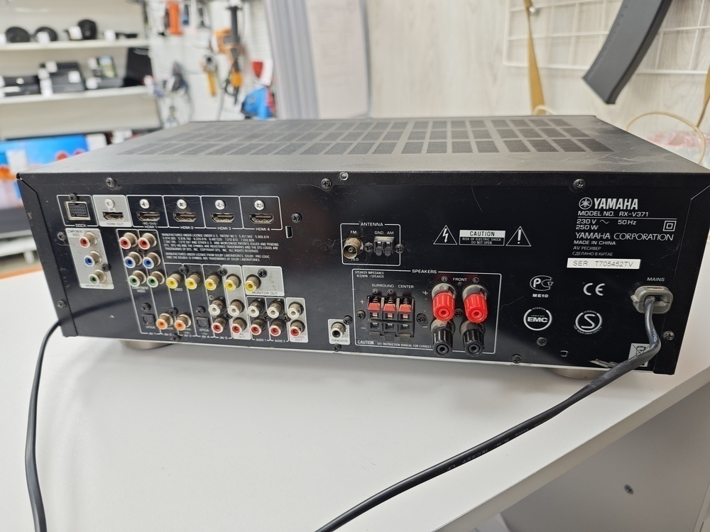 Ресивер Yamaha RX-V371
