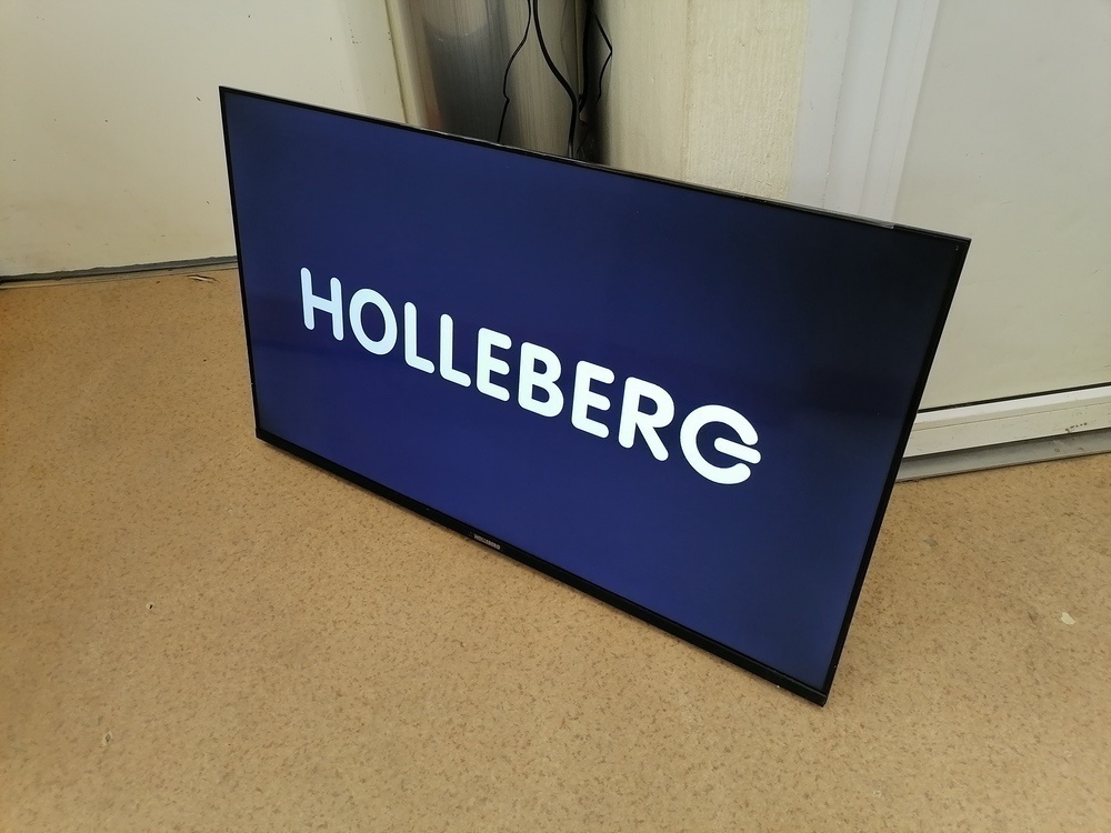 LED Телевизор Holleberg HGTV-40FHDS100T2