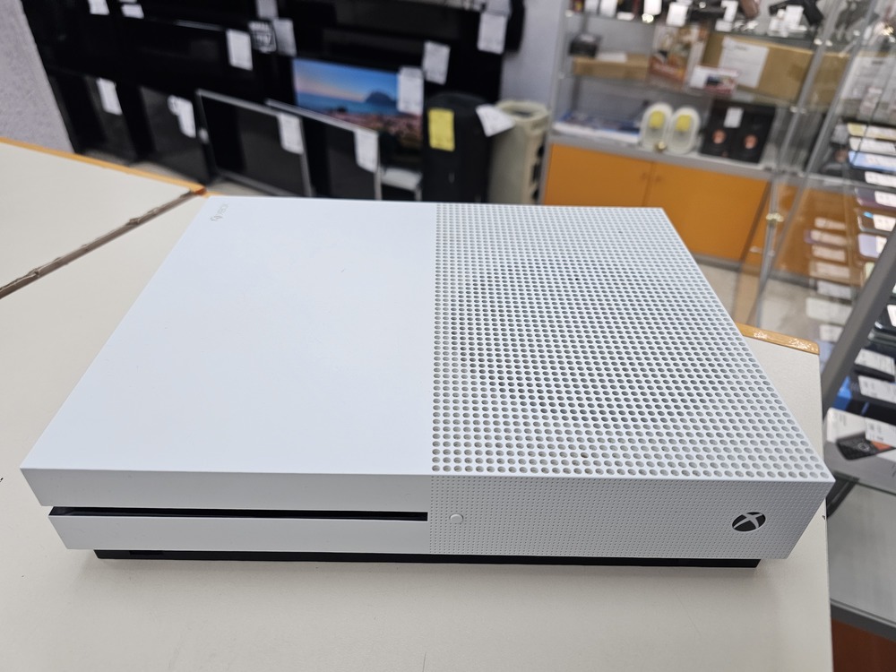 Игровая приставка Xbox One S 1TB