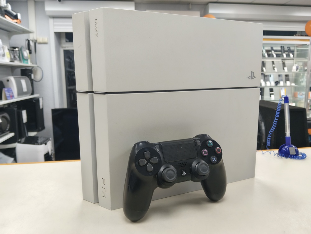 Игровая приставка PlayStation 4 FAT 500GB