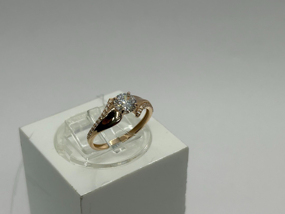 КОЛЬЦО С КАМНЯМИ (Au 585)