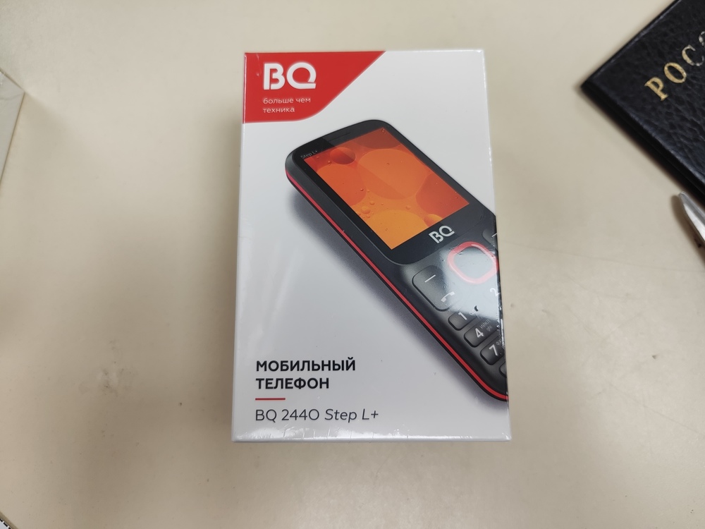 Мобильный телефон BQ 2440